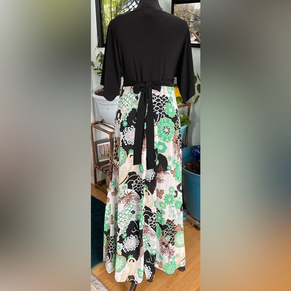 Bisou Bisou Ladies Long V-Neck Empire Waist Kimono Sleeve Dress Size 10 - Picture 8 of 13